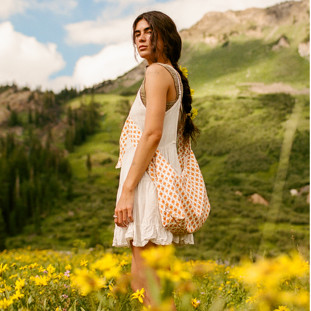 Daisy - Small Slouchy Shoulder Bag - Image 6